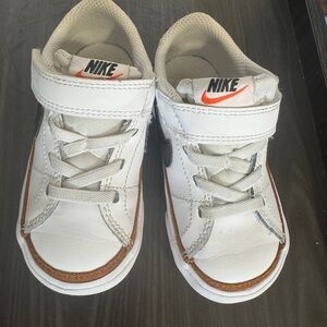 Nike Kids White and Brown Velcro Sneakers
